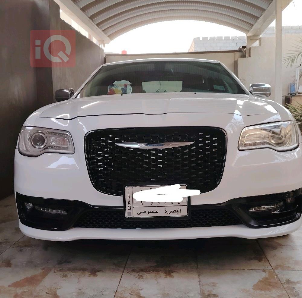 كرايسلر 300